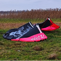 Pūķis North Rebel 12 m