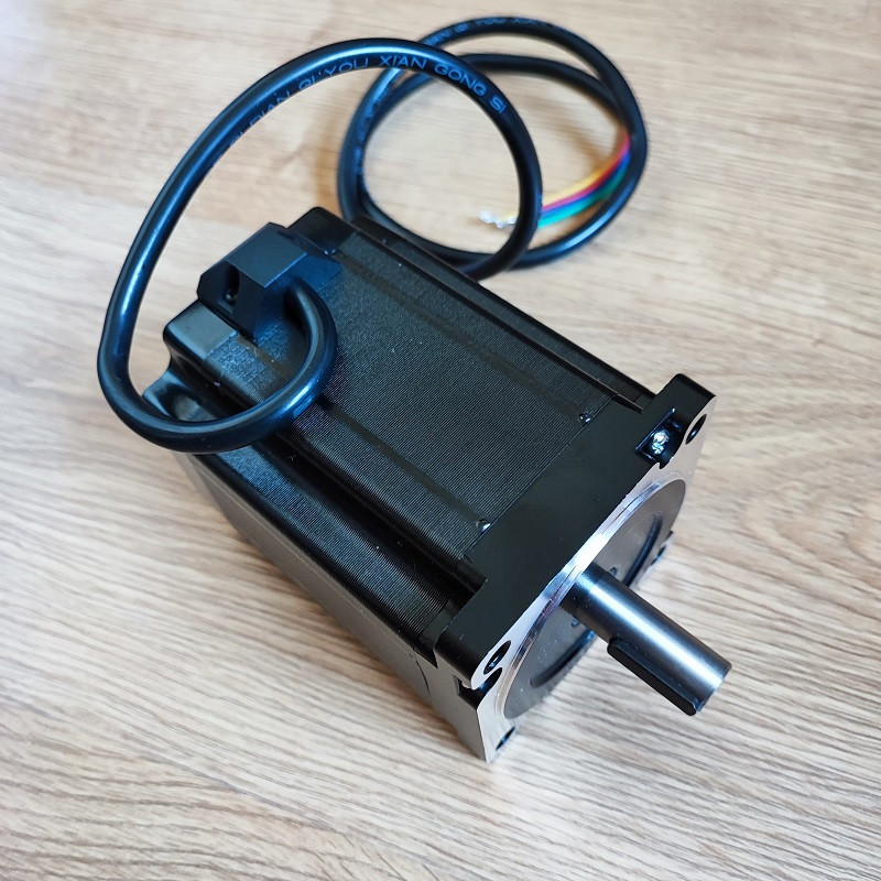 Nema 34 ar 8.5N.m 6.0A Diameters 14mm Soļu motors